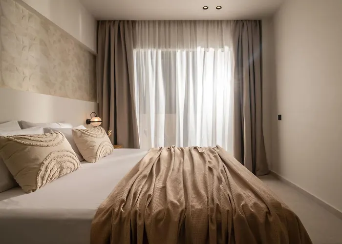 Enigma - 100m From Beach, By Zantewize